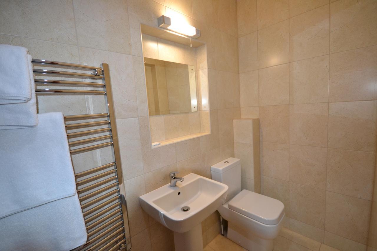 Airport Guest house 2*