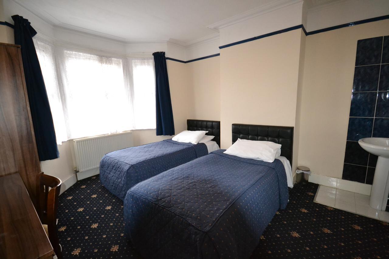 Airport Guest house Slough